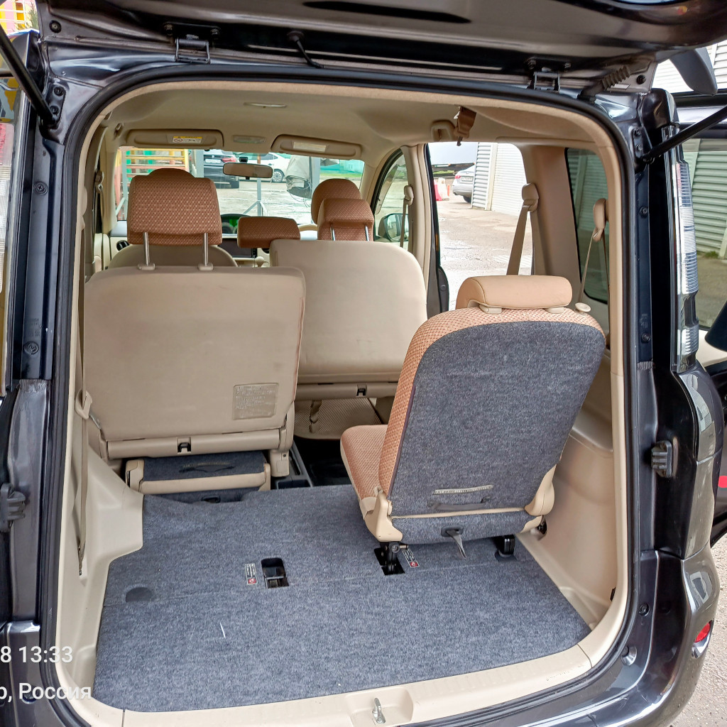 Toyota Sienta - фото 5